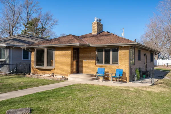 $489,900 | 1400 Maryland Avenue South, St. Louis Park, MN 55426