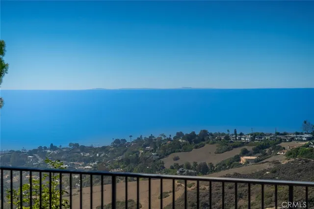$4,950,000 | 2855 Zell Drive, Laguna Beach, CA 92651