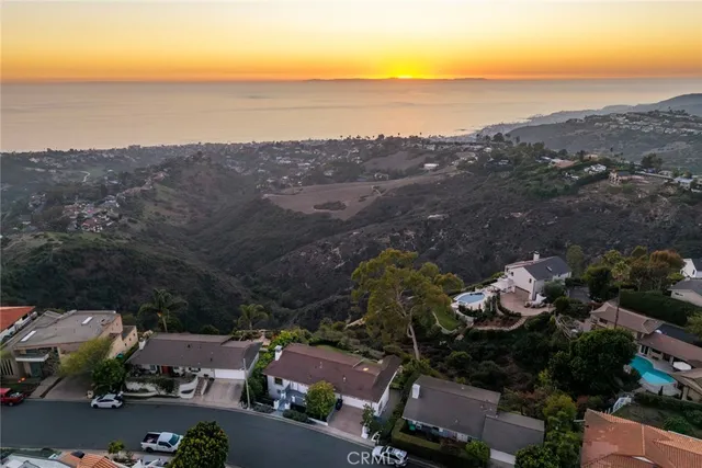 $4,950,000 | 2855 Zell Drive, Laguna Beach, CA 92651