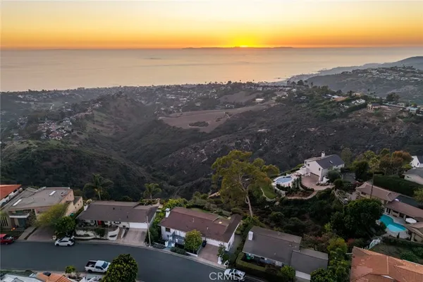 $4,650,000 | 2855 Zell Drive, Laguna Beach, CA 92651