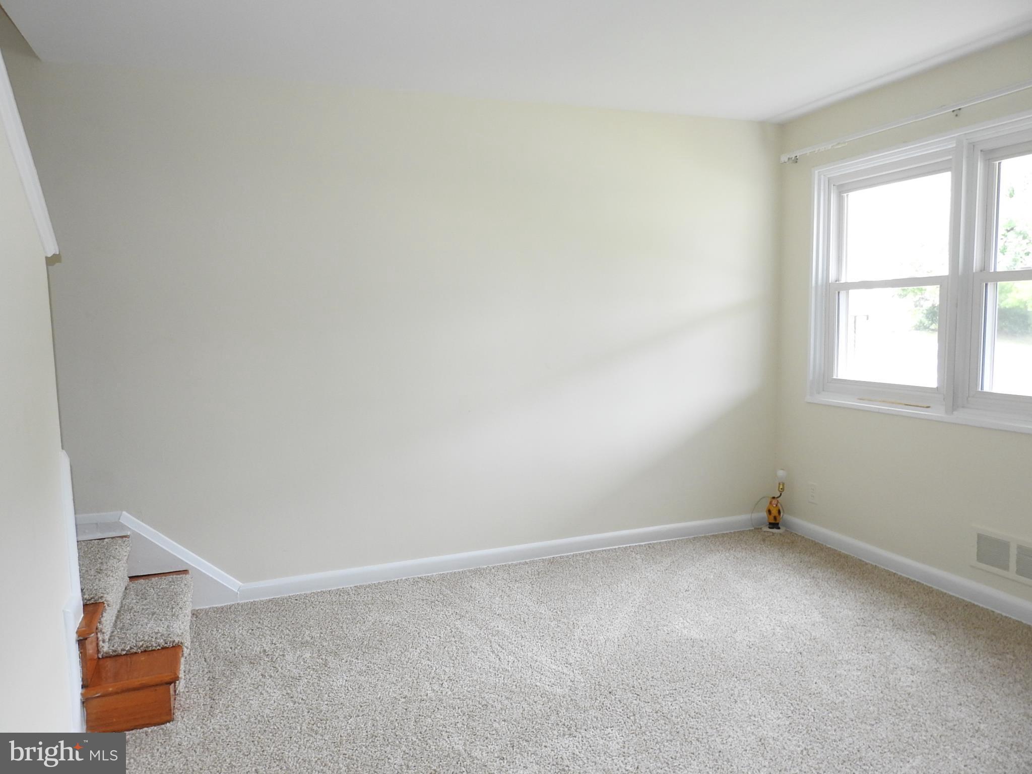 3109 Georgetown Road Baltimore, MD 21230 - Photo 5 of 17 Living Room