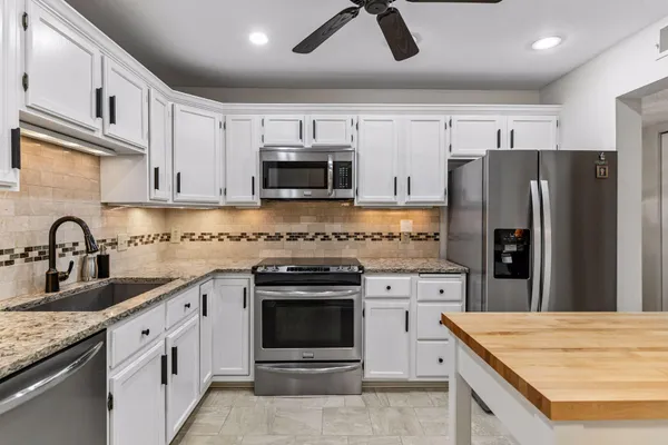 $259,900 | 6085 Rowland Road, Unit 207, Minnetonka, MN 55343