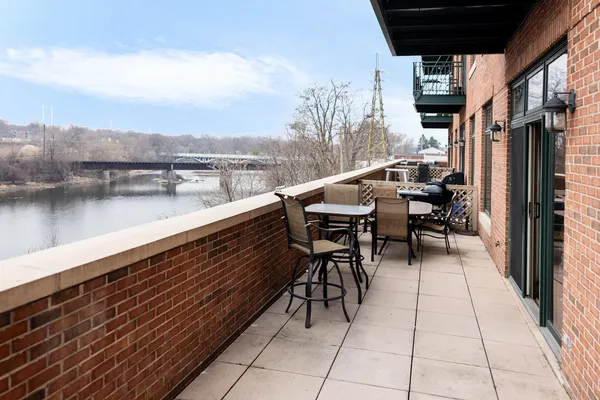$290,000 | 160 South River Street, Unit 211, Aurora, IL 60506