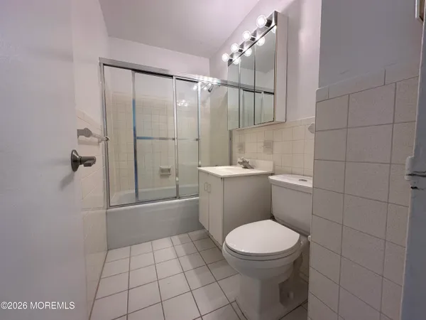 $2,800 | 10 Ocean Boulevard, Unit 4C, Atlantic Highlands, NJ 07716