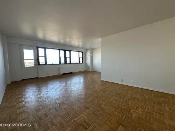 $2,800 | 10 Ocean Boulevard, Unit 4C, Atlantic Highlands, NJ 07716