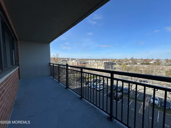 $2,800 | 10 Ocean Boulevard, Unit 4C, Atlantic Highlands, NJ 07716
