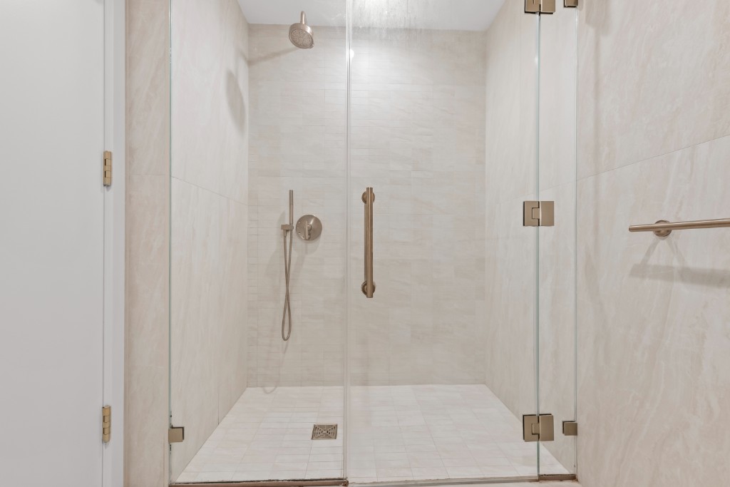 3 Court Square, Unit 2805 Queens, NY 11101 - Photo 10 of 21 Photo 10