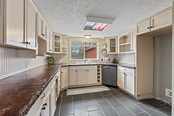 $360,000 | 205 East 1st Street, Spangle, WA 99031