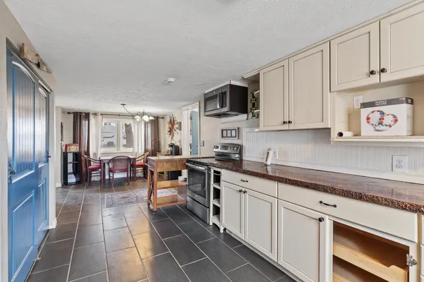 $360,000 | 205 East 1st Street, Spangle, WA 99031