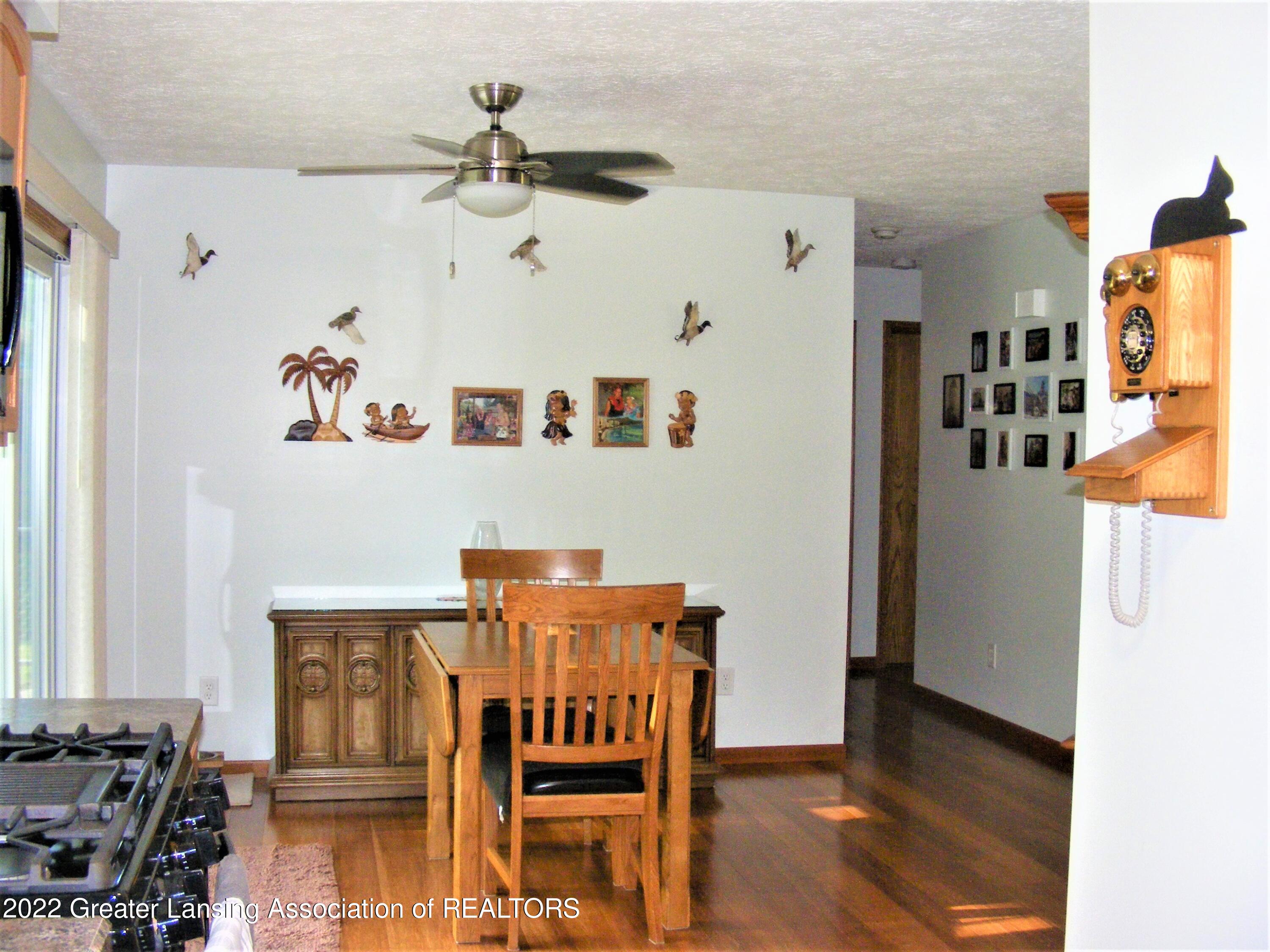 2183 Arch Road Eaton Rapids, MI 48827 - Photo 7 of 34 Kitchn to Dinning