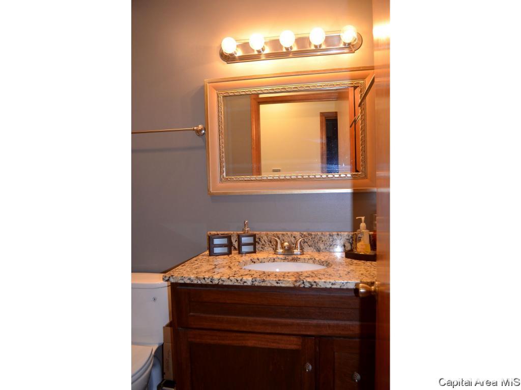 2165 Watch Springfield, IL 62702 - Photo 8 of 20