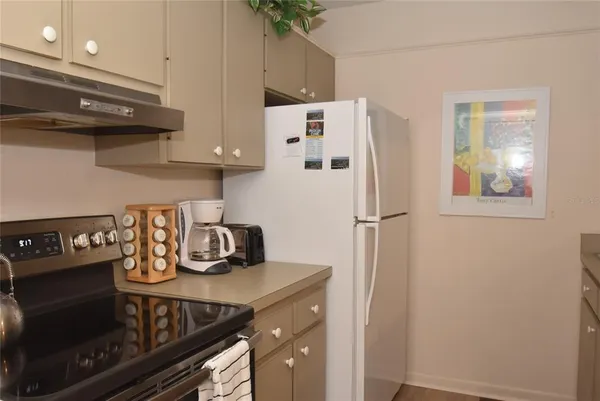 $2,000 | 1712 Glenhouse Drive, Unit GL418, Sarasota, FL 34231