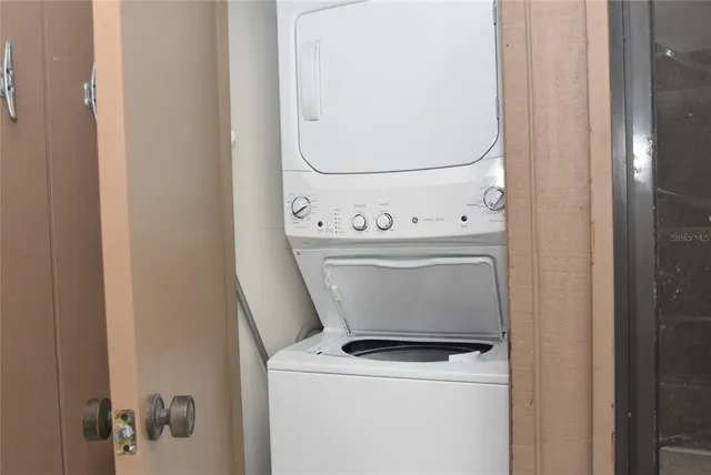 $2,000 | 1712 Glenhouse Drive, Unit GL418, Sarasota, FL 34231