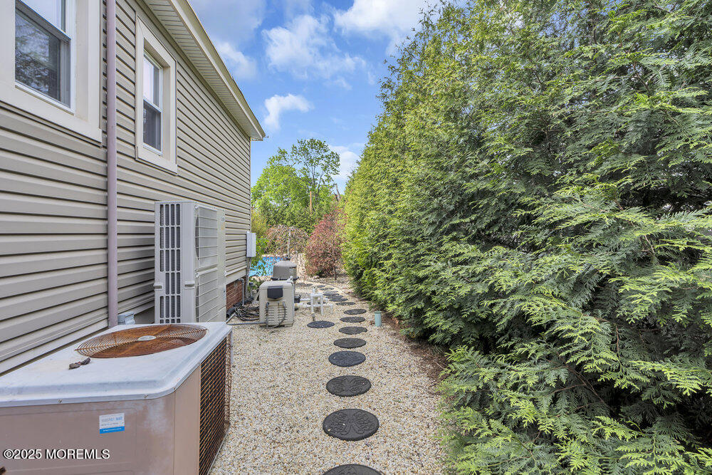 75 Elizabeth Street Keyport, NJ 07735 - Photo 51 of 61 Side Yard