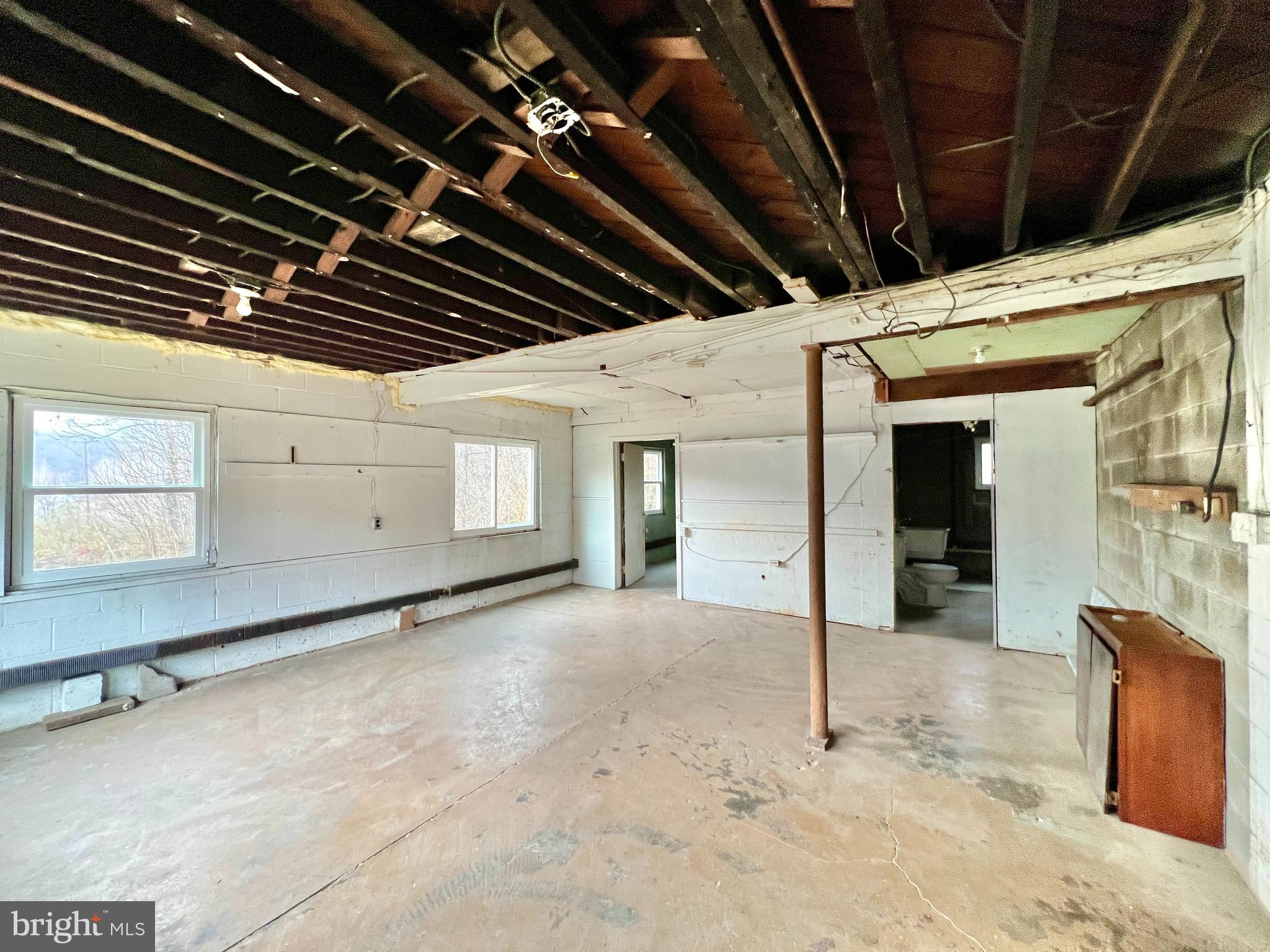 1722 Saxton Road Saxton, PA 16678 - Photo 20 of 24 a view of a porch