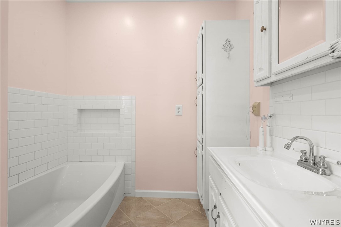 6915 Cole Road Le Roy, NY 14482 - Photo 23 of 49
