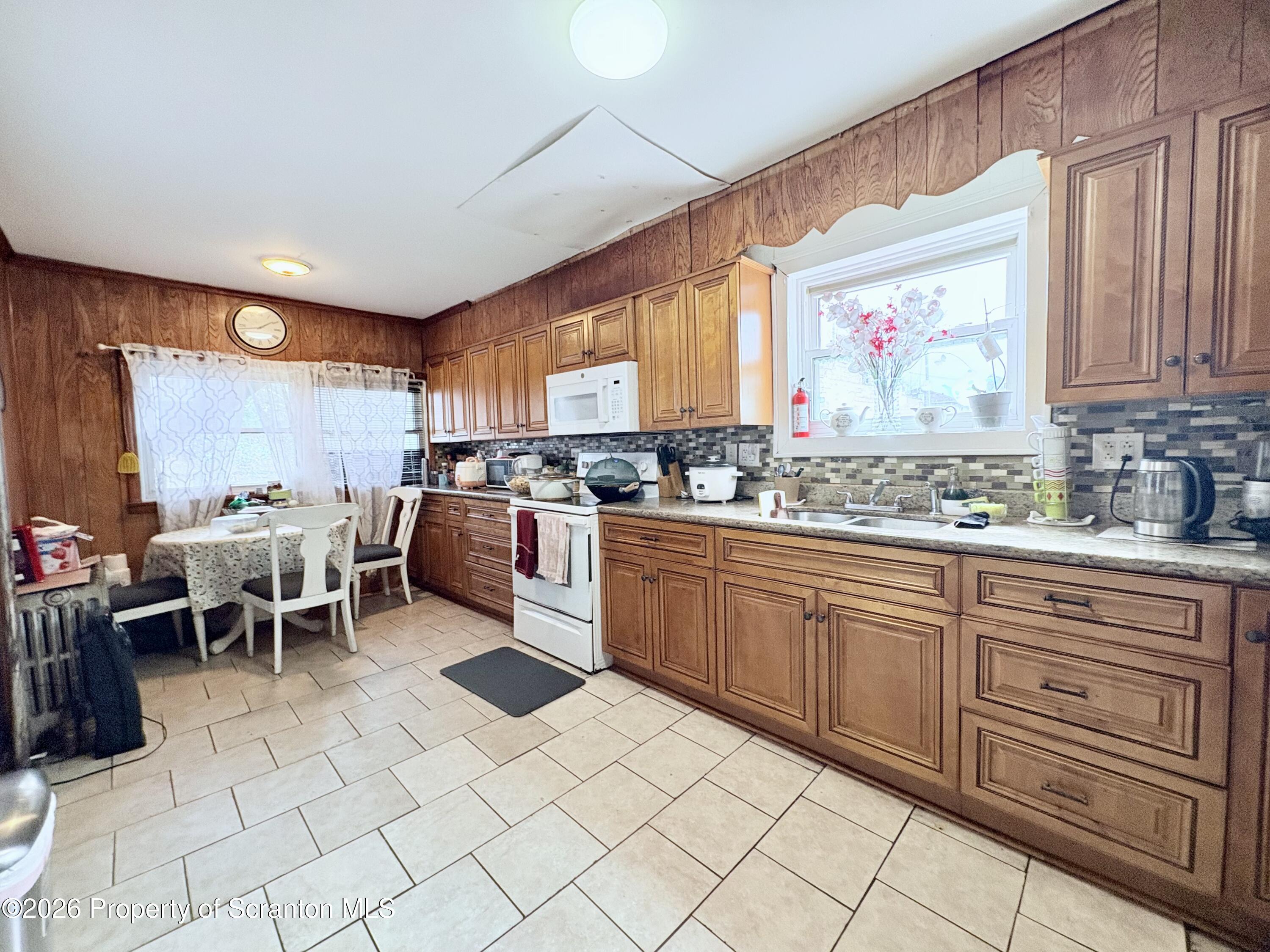 514 Brook Street Scranton, PA 18505 - Photo 2 of 15 Kitchen