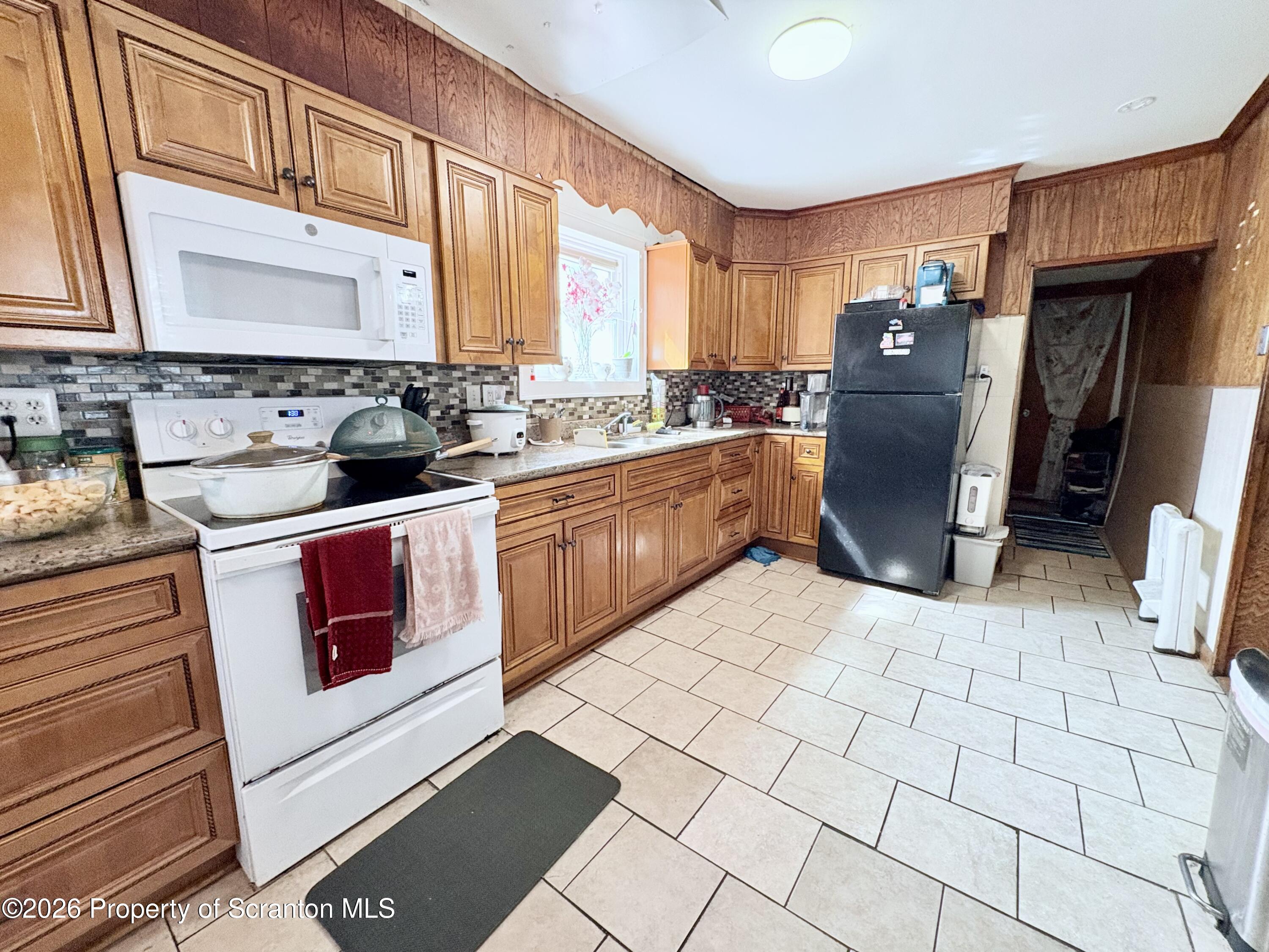 514 Brook Street Scranton, PA 18505 - Photo 6 of 15 Kitchen
