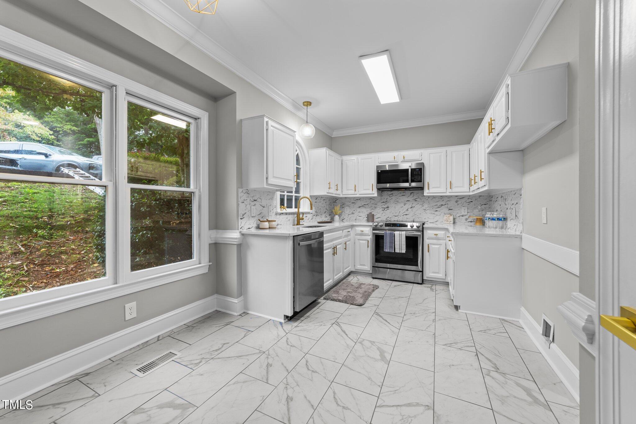 6838 Gloucester Road Raleigh, NC 27612 - Photo 14 of 36 Kitchen