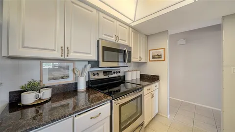 $284,900 | 6810 9th Avenue West, Bradenton, FL 34209