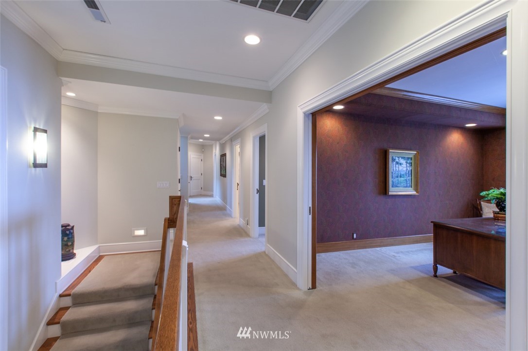 1334 Chuckanut Crest Drive Bellingham, WA 98229 - Photo 34 of 40 a view of a hallway with workspace