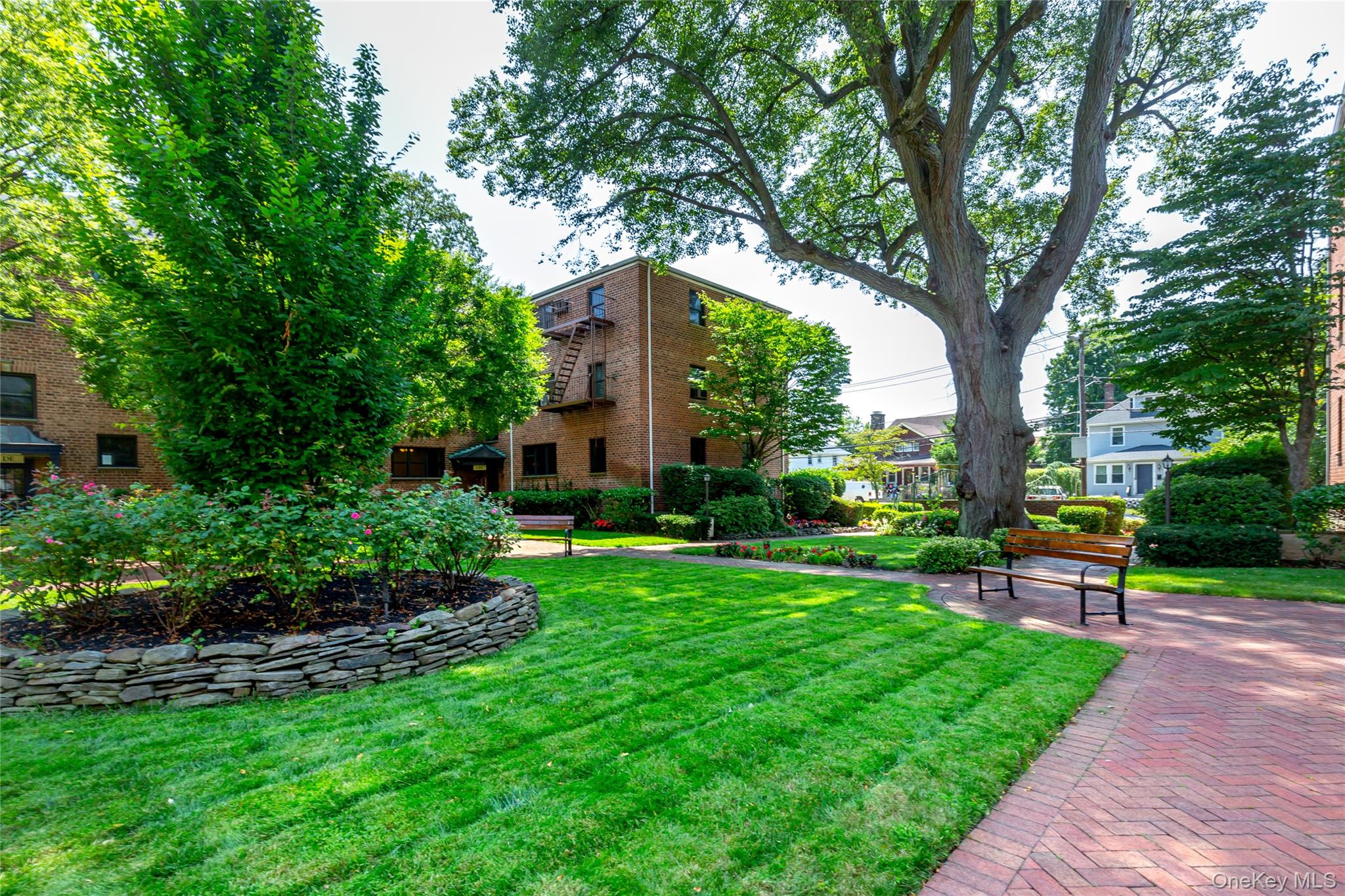 15 Beach Roads, Unit 3A Great Neck, NY 11023 - Photo 18 of 24