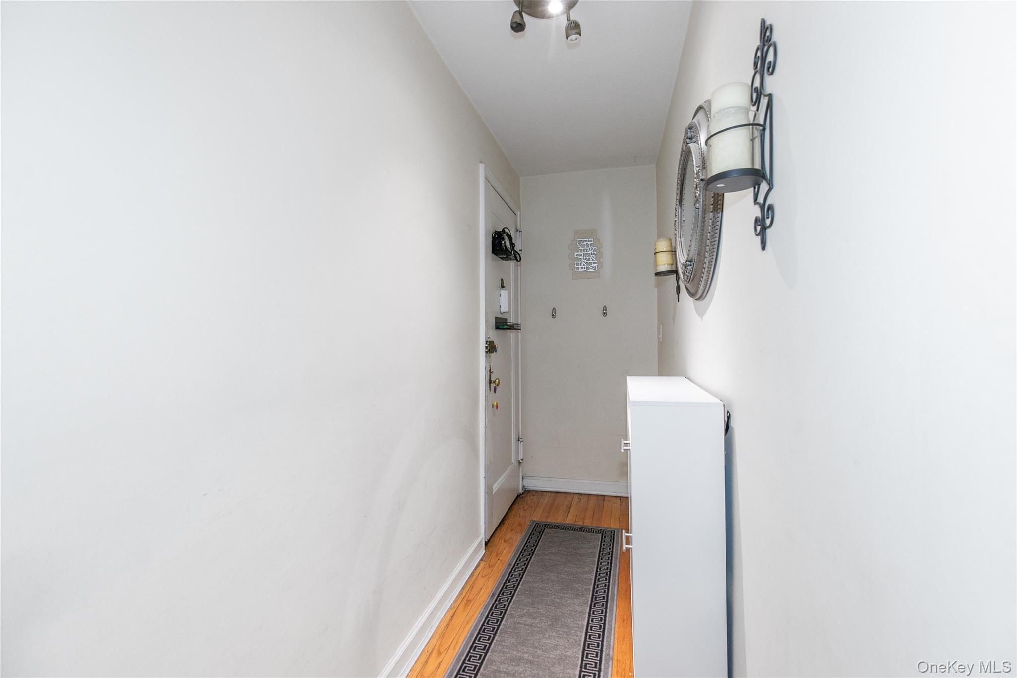 15 Beach Roads, Unit 3A Great Neck, NY 11023 - Photo 3 of 24