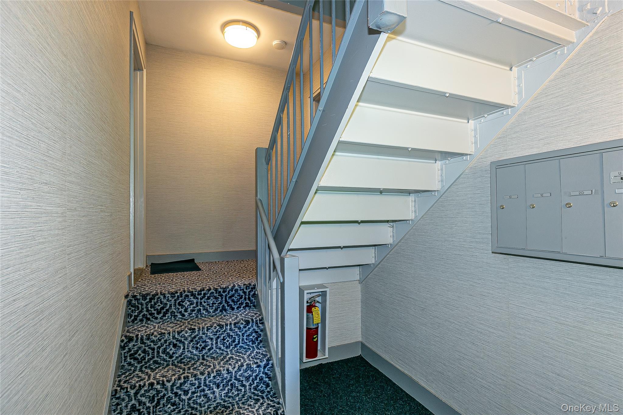 15 Beach Roads, Unit 3A Great Neck, NY 11023 - Photo 4 of 24