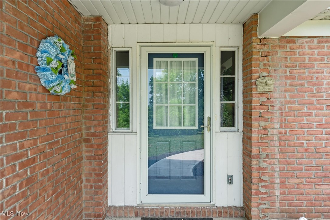 1059 Gulf Road Elyria, OH 44035 - Photo 5 of 50 View of doorway to property