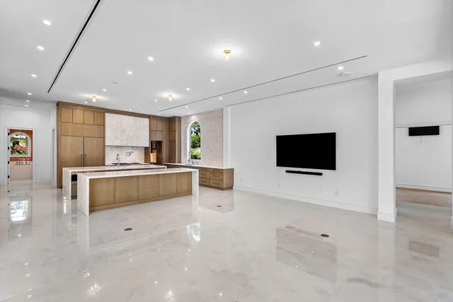 $6,995,000 | 2002 Northwest 4th Avenue, Delray Beach, FL 33444