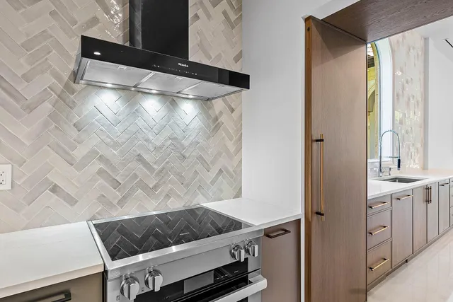 $6,995,000 | 2002 Northwest 4th Avenue, Delray Beach, FL 33444