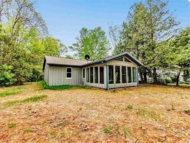 $315,900 | N7119 River Drive, Shawano, WI 54166