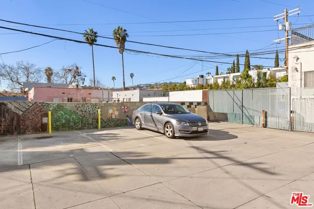 a view of parking area