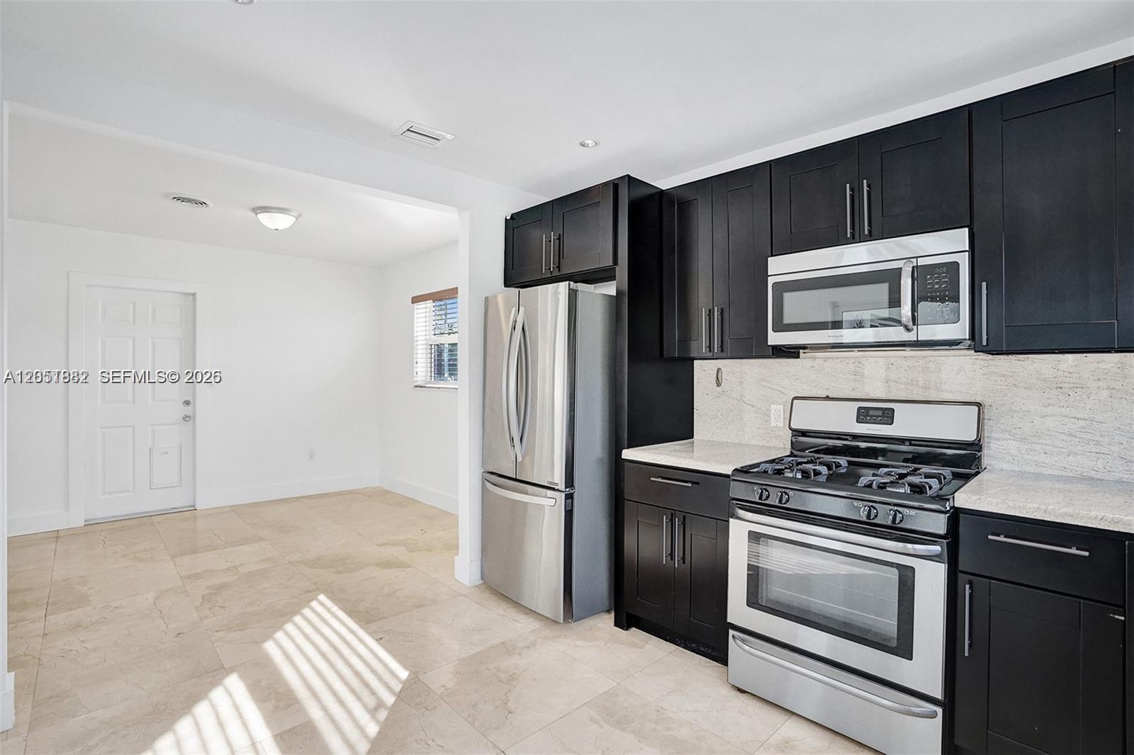 4519 West Park Road Hollywood, FL 33021 - Photo 3 of 27