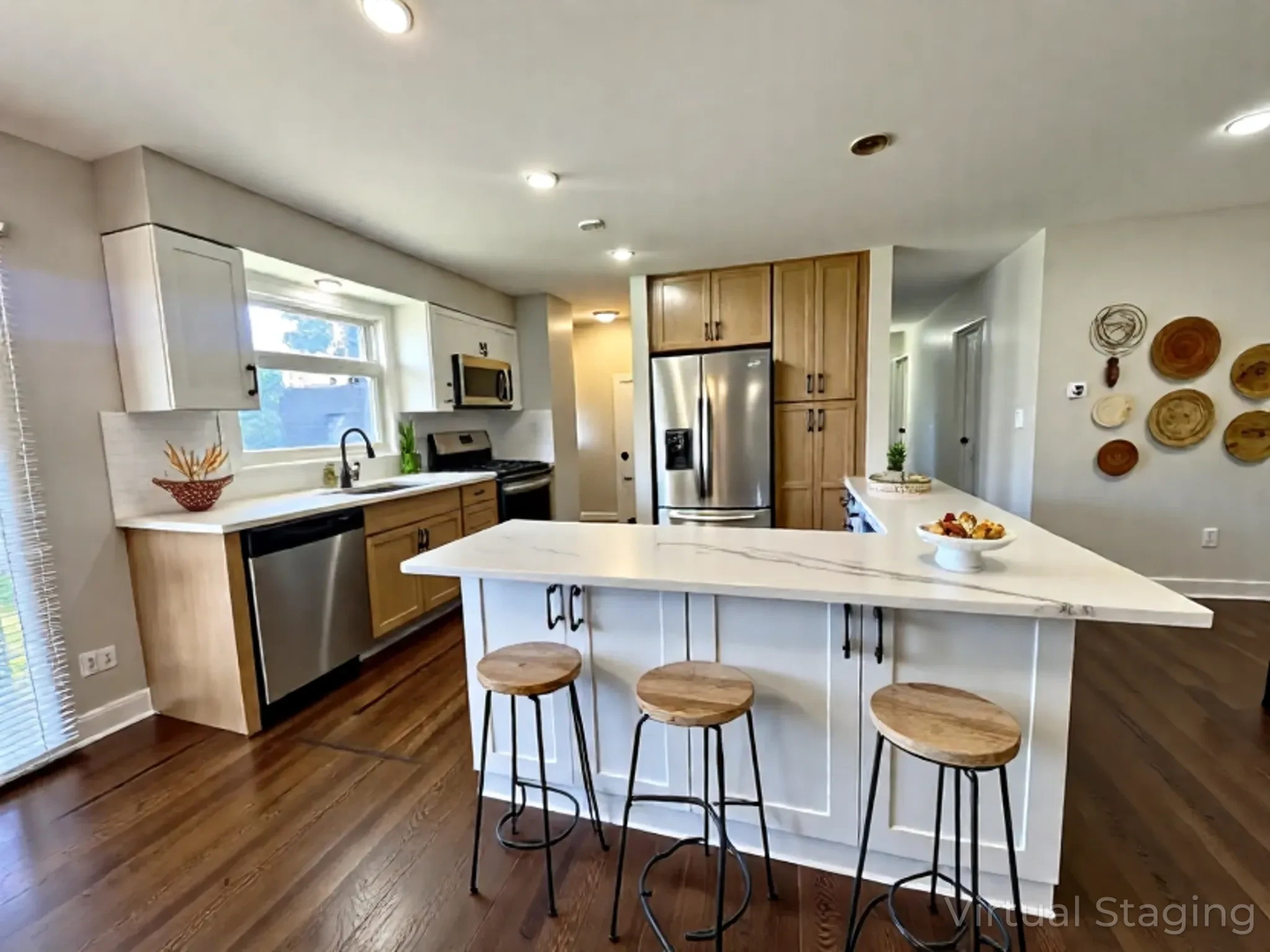 909 South Emerson Street Mount Prospect, IL 60056 - Photo 12 of 45 a kitchen with a table and chairs in it