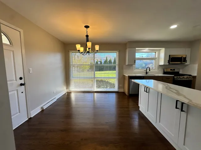 $499,995 | 909 South Emerson Street, Mount Prospect, IL 60056