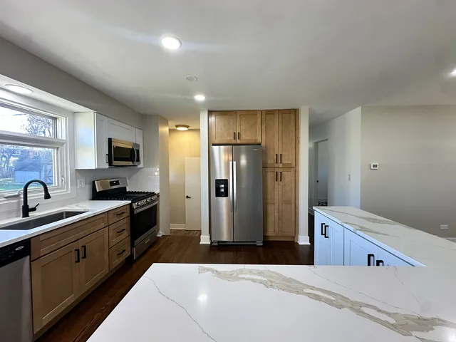 $499,995 | 909 South Emerson Street, Mount Prospect, IL 60056