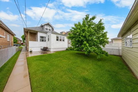$330,000 | 3130 North Monitor Avenue, Chicago, IL 60634