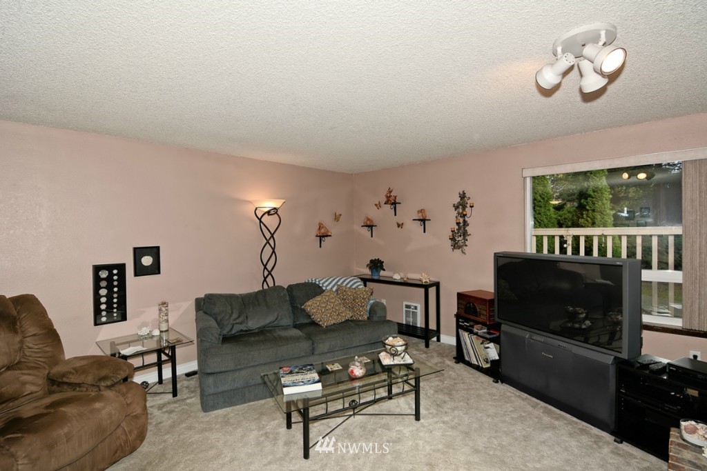 820 Cady Road, Unit E101 Everett, WA 98203 - Photo 14 of 18