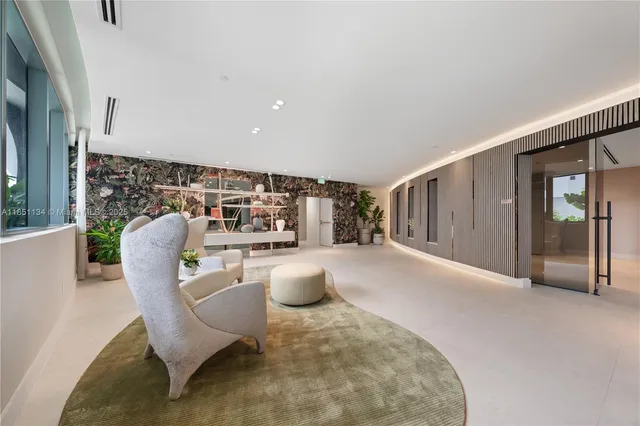 $9,900 | 700 Northeast 24th Street, Unit 2503, Miami, FL 33137