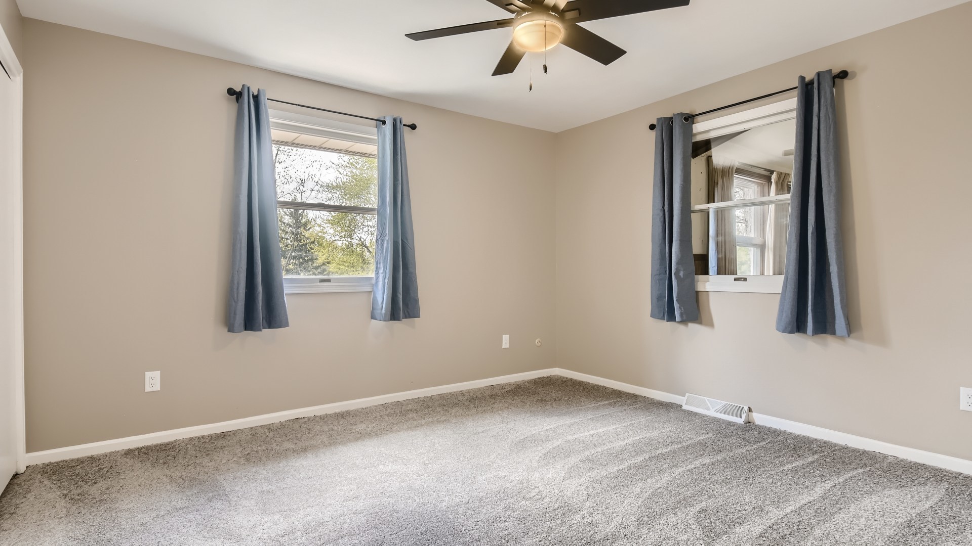 16156 Weber Road Crest Hill, IL 60403 - Photo 30 of 39 a view of an empty room with a window