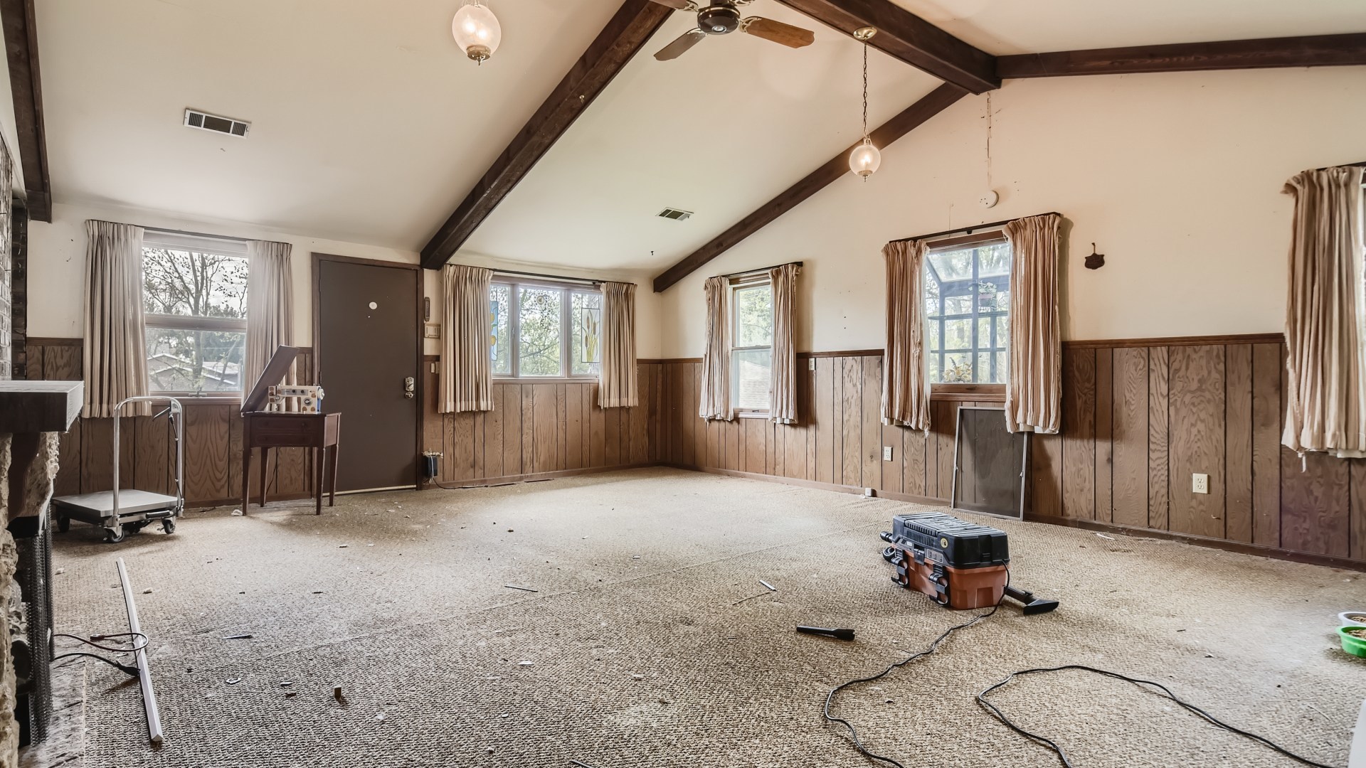 16156 Weber Road Crest Hill, IL 60403 - Photo 33 of 39 a view of livingroom with furniture and windows