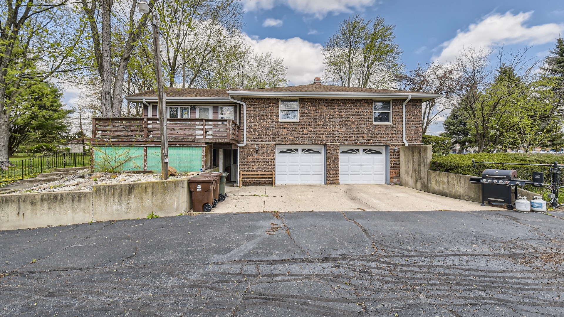 16156 Weber Road Crest Hill, IL 60403 - Photo 37 of 39 front view of a house with a yard