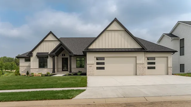 $1,320,000 | 2665 Timber Oaks Road Southwest, Rochester, MN 55902