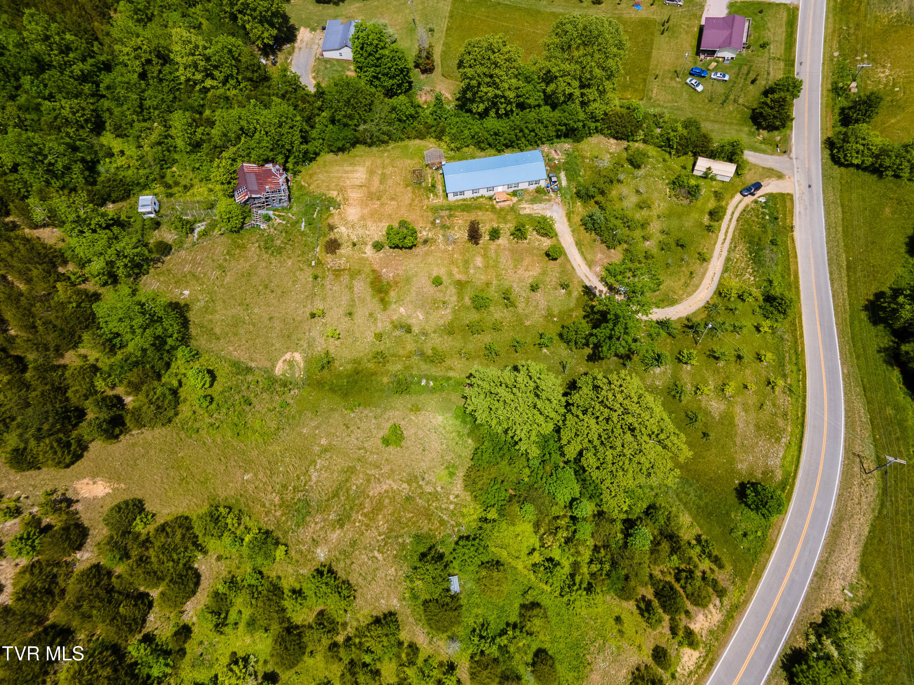 3710 Goshen Valley Road Rogersville, TN 37857 - Photo 4 of 31 DJI_0081