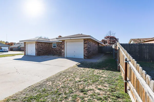 $1,100 | 8214 Vernon Avenue, Unit B, Lubbock, TX 79423