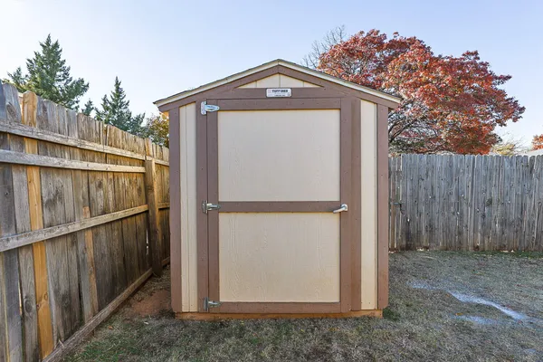 $1,100 | 8214 Vernon Avenue, Unit B, Lubbock, TX 79423