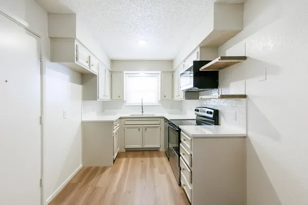 $1,100 | 8214 Vernon Avenue, Unit B, Lubbock, TX 79423