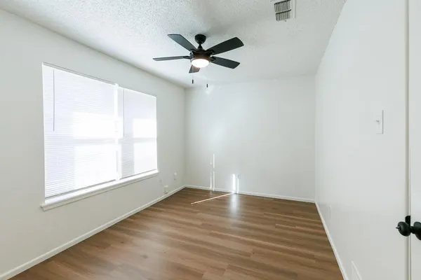 $1,100 | 8214 Vernon Avenue, Unit B, Lubbock, TX 79423