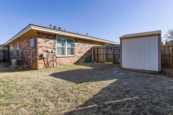 $1,100 | 8214 Vernon Avenue, Unit B, Lubbock, TX 79423